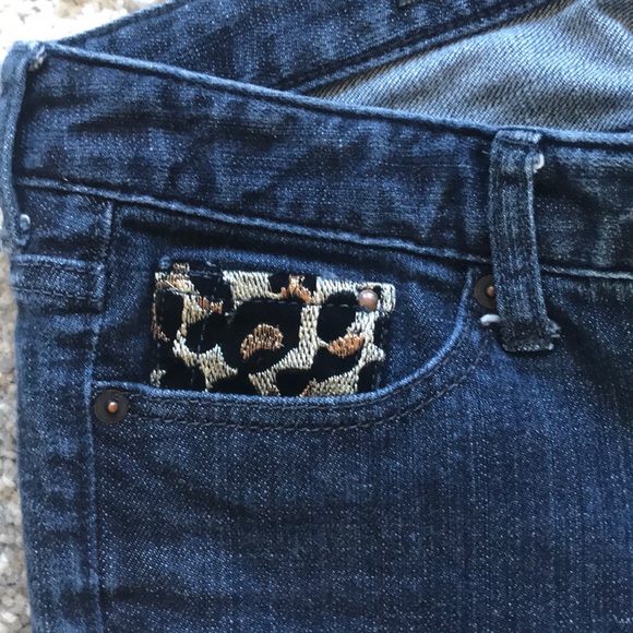 🐆Mid-rise straight leg jean w/animal print detail - Picture 2 of 7